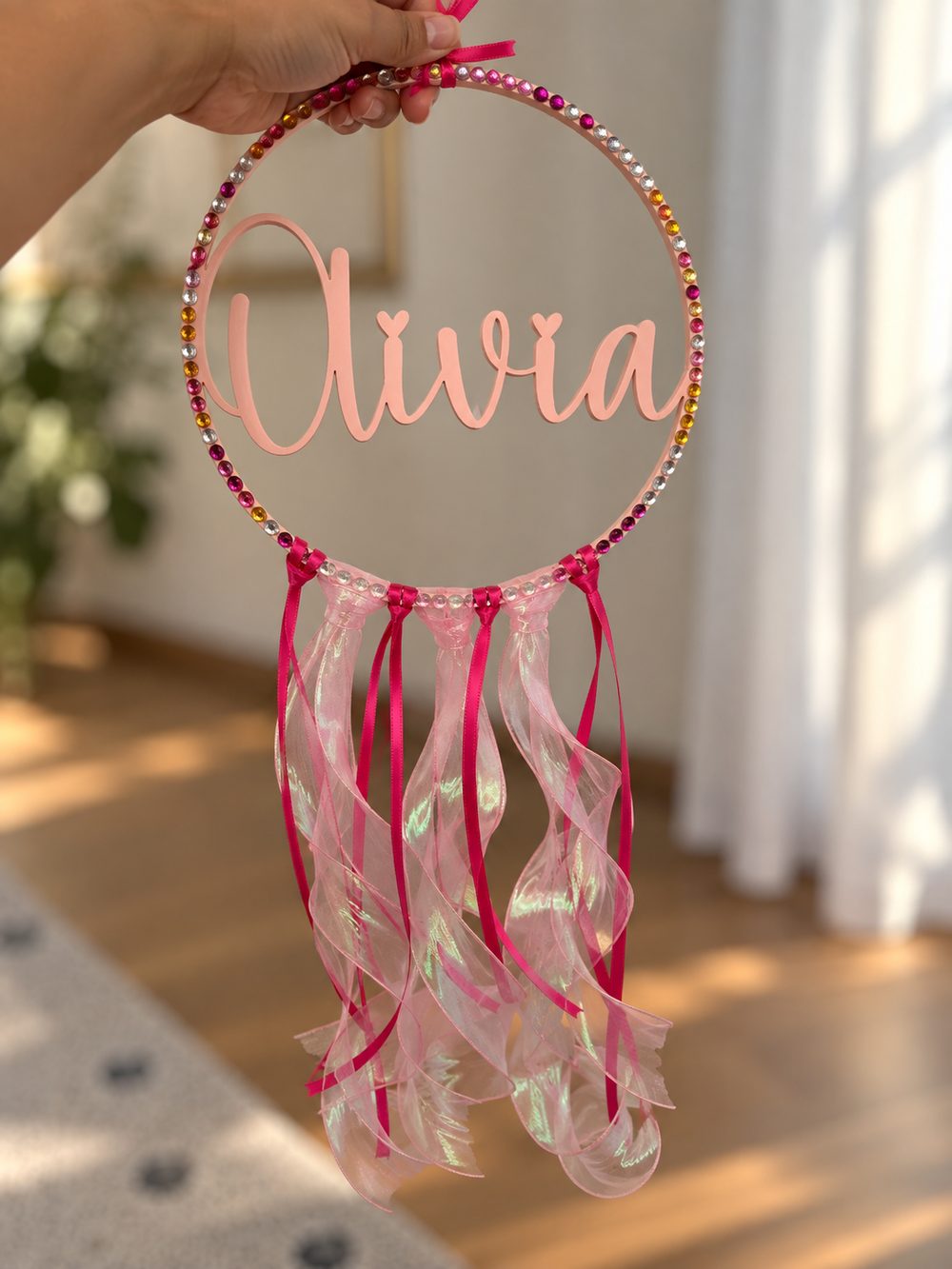Personalisierter Namens-Ring "Olivia" mit Bändern und Glitzersteinen — Beispiel, anpassbar auf jeden Namen